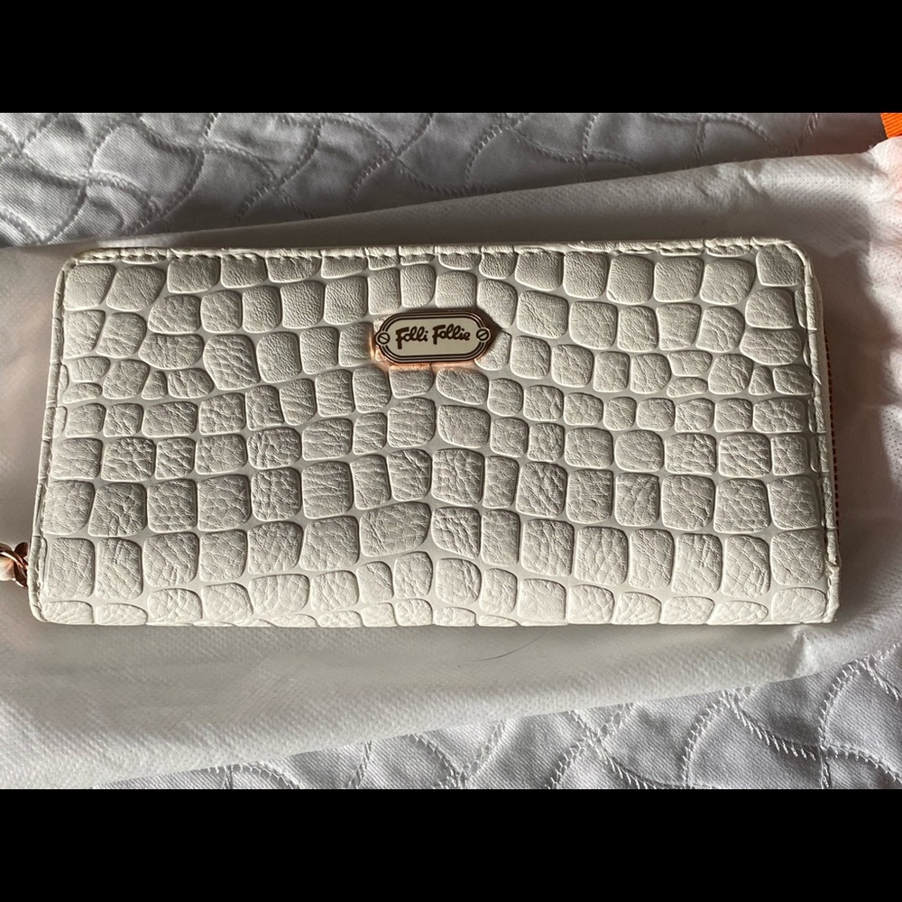 Folli Follie White Soft Faux Alligator Wallet